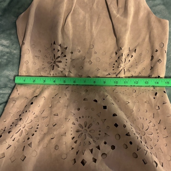 Jessica Simpson Sleeveless Tan Dress Size 8 Geometric Pattern. - Picture 6 of 9